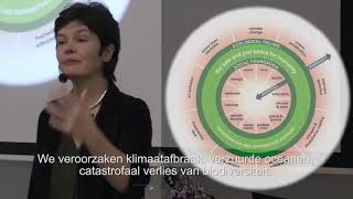 Kate Raworth legt uit wat de donuteconomie is  Triodos Bank [upl. by Onidranreb]