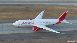 Avianca Boeing 7878 Dreamliner N780AV despegando desde Santiago a Bogotá [upl. by Shurwood]