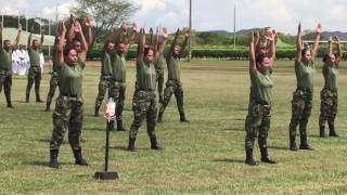 Entrenamiento de mujeres militares [upl. by Othilia]