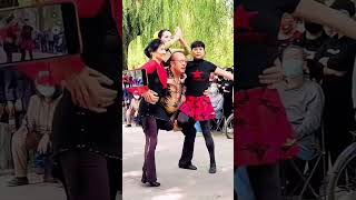 Chinese square dancingShenyangLaodong ParkUncle Wen dance [upl. by Nathanil326]