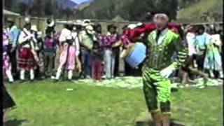 WAKA WAKA  Danza de Paucartambo  Cusco  registro 1991 [upl. by Xxam811]