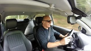 Chevrolet Onix 14 LTZ 2017  Teste com Emilio Camanzi [upl. by Pomfret900]