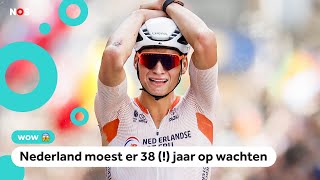 Wielrenner Mathieu van der Poel is wereldkampioen [upl. by Aronos]