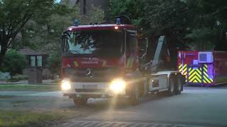 Verschillende hulpdiensten met spoed vanaf industriebrand schoten [upl. by Bedwell943]