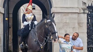 Heart warming moment ❤️ kings guard moves his horse for blind girl to stroke thekingsguard [upl. by Viviene]