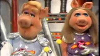 The Muppet Show Compilations  Episode 40 Pigs in Space Part 1 [upl. by Eilac76]