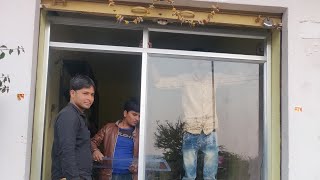 aluminium section में दरवाजा बनाने में कितना खर्चा आता है। door design with making price [upl. by Nifled]