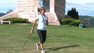 Tecnica Nordic Walking [upl. by Esinrahc]