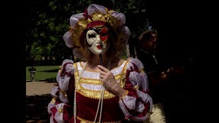 Défilé vénitien au château de LIslette à AzayleRideau [upl. by Chellman376]