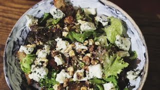 Roquefort Cheese Bacon croutons and Walnuts Salad Receipe Салат с сыром Рокфор [upl. by Robinia]