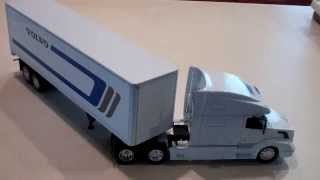 Volvo VN780 Long Hauler 132 Scale Model [upl. by Relyuhcs]