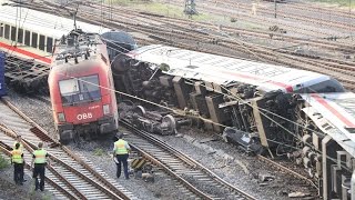 Eisenbahn Unfall in Mannheim  Containerzug kollidiert mit Eurocity [upl. by Aihsela283]