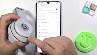 How to Move Beats Solo 3 Wireless to the Pairing Mode [upl. by Mancino]