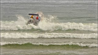 The Noosa Bar Crossing Thursday morning January 2 2020 [upl. by Woodsum982]