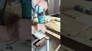 Makita XTR01Z 18V LXT LithiumIon Brushless Cordless Compact Router [upl. by Ikceb]