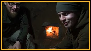 Bushcraft Camp S02E02 Ofen im Grubenhaus  Lagerbau Outdoor Shelter [upl. by Sennahoj815]