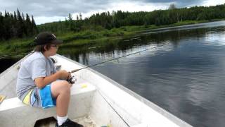 pêche au brochet dans la réserve rougematawin [upl. by Aisekal]