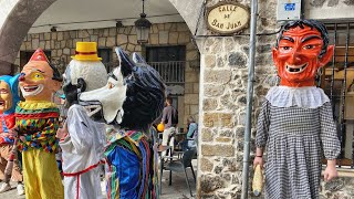 Gigantes y Cabezudos en El Carnaval 2024 de Castro Urdiales [upl. by Coumas355]