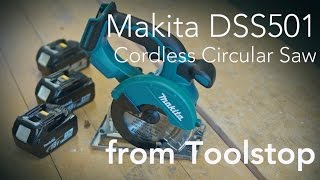 Makita DSS501 18V Cordless 136mm Circular Saw [upl. by Mw]