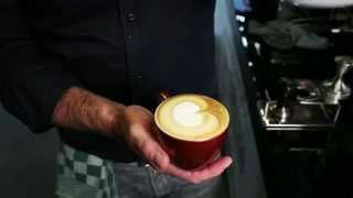 Koffie Masterclass  Cappuccino en Latte art schenktechnieken [upl. by Kathye16]