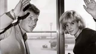 Sylvie Vartan quotAvec Toiquot  Photos avec Johnny Hallyday [upl. by Alveta94]