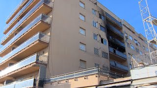 Una anciana muere al incendiarse su piso en un edifico de Malgrat de Mar Barcelona [upl. by Auqinimod393]