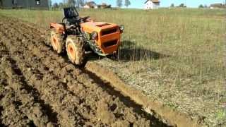 Tomo Vinkovic 731 Oranje Plowing the tractor plows alone ciągnik pługuje sam [upl. by Cloris]