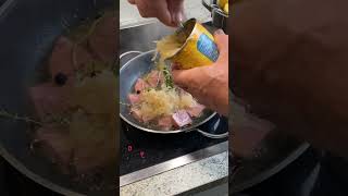 🐷 Easy one pot dish recipe Smoked 🐖 PIGKassler amp Sauerkraut from Germany 🇩🇪 [upl. by Flan61]