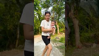 A kind friend saved a single mother raising her small children trending emotional ytshorts viral [upl. by Roberto]