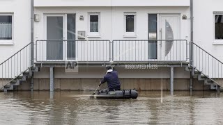 Plusieurs régions européennes frappées par les inondations [upl. by Norvall]