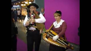 Les troubadours des Bruyères au Salon de lAgriculture [upl. by Fiertz]