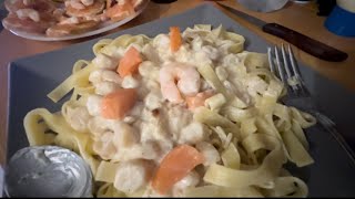 RECETTE NOIX DE ST JACQUES A LA CRÈME ET TAGLIATELLES GAMBAS CREVETTES SAUMON FUMÉ [upl. by Inerney]