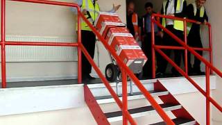 CargoMaster DHL Powered Stairclimber c141 Vario Stairclimbers Stairclimber Sack Truck [upl. by Ise968]