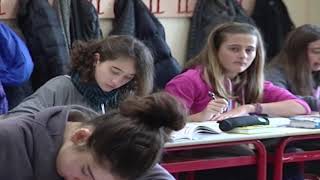 EMILIAROMAGNA Primo giorno di scuola mancano gli insegnanti  VIDEO [upl. by Adnof]