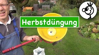 Rasen düngen im Herbst  Tipps und Tricks [upl. by Josephson83]