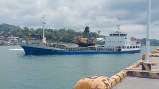 Tanghaling tapat dumikit si MV Nielsen Earl [upl. by Anitnatsnoc]