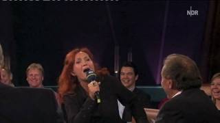 Simone Kermes singt quotBiene Majaquot NDR Talkshow [upl. by Anatollo]