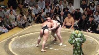 Osunaarashi 53  Tochinoshin 62  Sumo  Natsubasho 16 [upl. by Anitsuga]