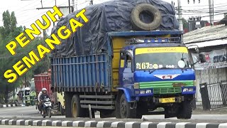 Pejuang Rupiah  Spotting Truk Tronton Tertua Nissan Diesel Mercy Fuso Hino Rangger Fighter [upl. by Sirahc]