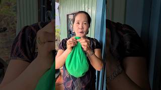 Bà nội thổi bong bóng bị rụng răng shortvideo [upl. by Ruzich]