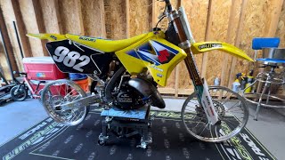 Hinson clutch basket install RM 125 dirtbike motovlog [upl. by Yasu723]