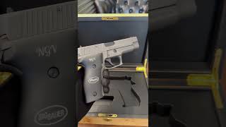 Sigsauer P226 Cerekote Wrap Black Chrome Detail Siyah Cerekote Kaplama Black Chrome Detail Weapon [upl. by Wettam717]