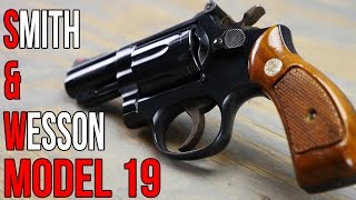 Smith amp Wesson Model 19 Snub Nose Revolver [upl. by Enner634]