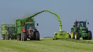 Silage 2020  Lifting Grass with Trailed Claas Jaguar 75 with John Deeres amp Massey  On the SLOPE [upl. by Natanoj]