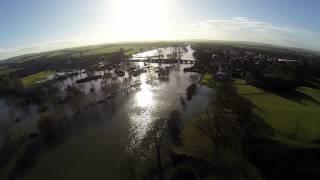 Wallingford Oxfordshire  Floods 2014 [upl. by Yelnek]