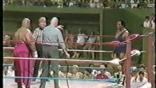 WWC Abdullah The Butcher vs Carlos Colón 1986 [upl. by Kiefer]