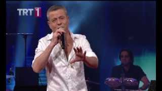 Levent YÜKSEL  Olsun Canlı  TRT1  Dillerden Düşmeyen Şarkılar  2013 Yılbaşı [upl. by Yennep515]