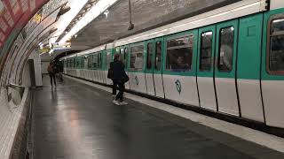 Métro 13 RATP  Arrivées et départs de deux MF77 à la Station Garibaldi [upl. by Igal]