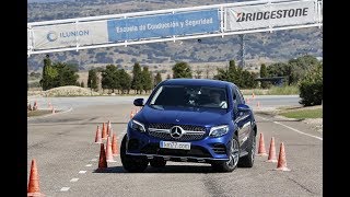 MercedesBenz GLC 350e Coupé 2017  Maniobra de esquiva moose test y eslalon  km77com [upl. by Hendon]