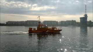 Das Lotsenboot quotSchnatermannquot in Rostock 16052013  HD [upl. by Amees]